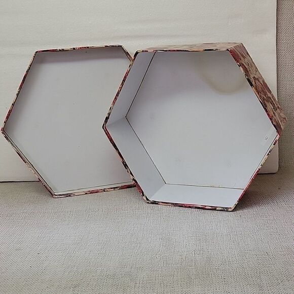 1999 Avon Victorian Collage Decoupage Ornaments In Hexagon Box, wood angels - Picture 4 of 15